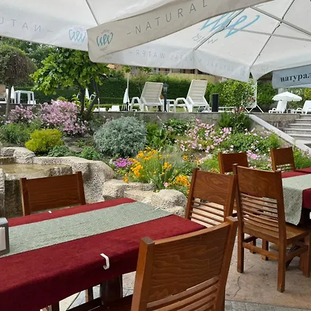 Cozy 1 Bed In Lesso Complex Apartamento Ravda