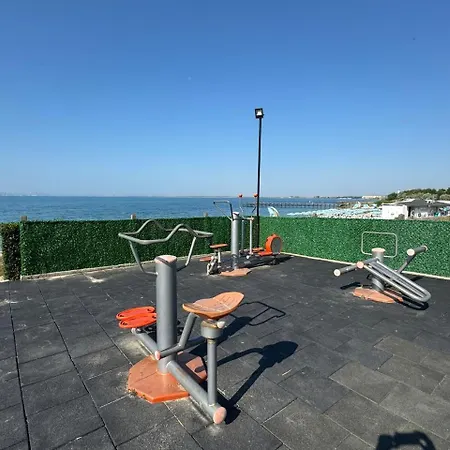 Cozy 1 Bed In Lesso Complex Apartamento Ravda