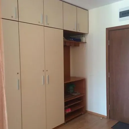 Cozy 1 Bed In Lesso Complex Appartamento Ravda