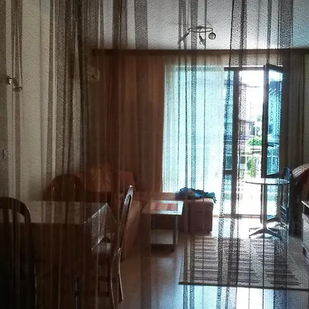 Cozy 1 Bed In Lesso Complex شقة *