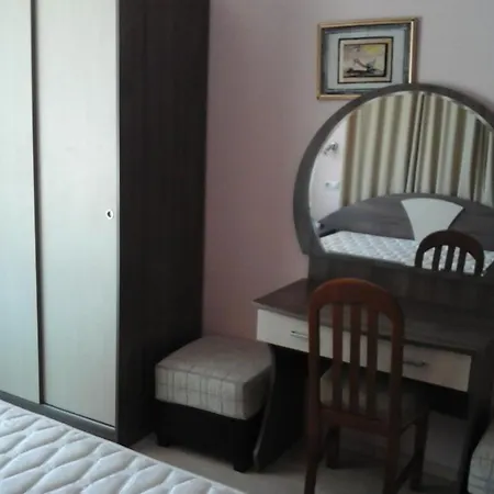 Cozy 1 Bed In Lesso Complex *