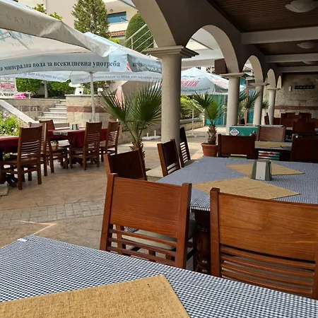 Διαμέρισμα Cozy 1 Bed In Lesso Complex Ράβντα