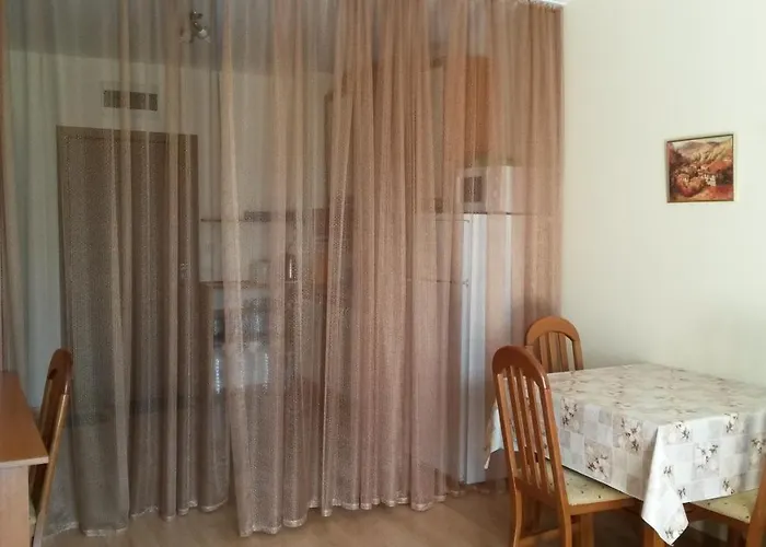 Апартаменты Cozy 1 Bed In Lesso Complex