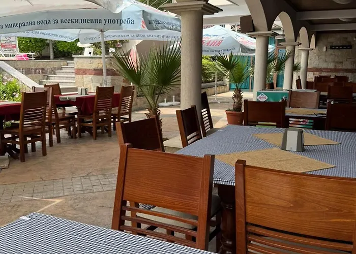 Апартаменты Cozy 1 Bed In Lesso Complex Равда