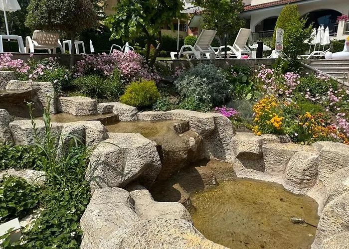 Апартаменты Cozy 1 Bed In Lesso Complex Равда